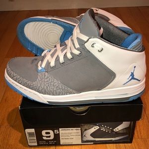 Jordan As-You-Go- Cool Grey/University Blue Sz 9.5